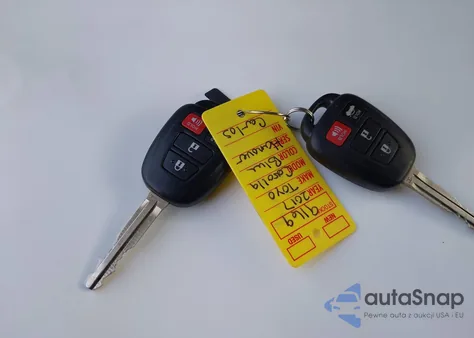 2017 Toyota Corolla Le z USA, uszkodzony, nr VIN 2T1BURHE9HC918770